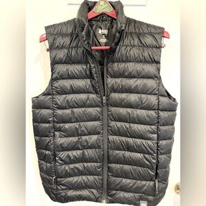 Men's REI Down Black Puffer Vest EUC